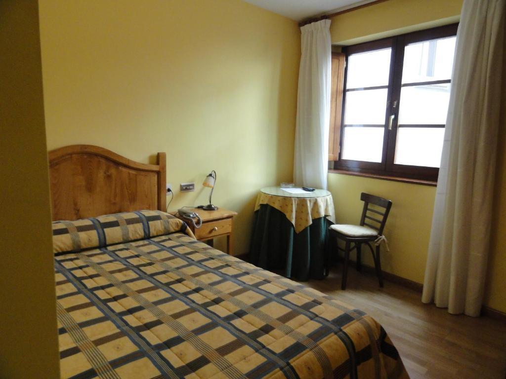 Hotel Restaurante Casa Petronila Taramundi Habitación foto