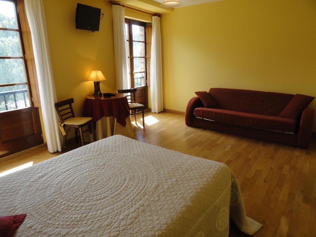 Hotel Restaurante Casa Petronila Taramundi Habitación foto